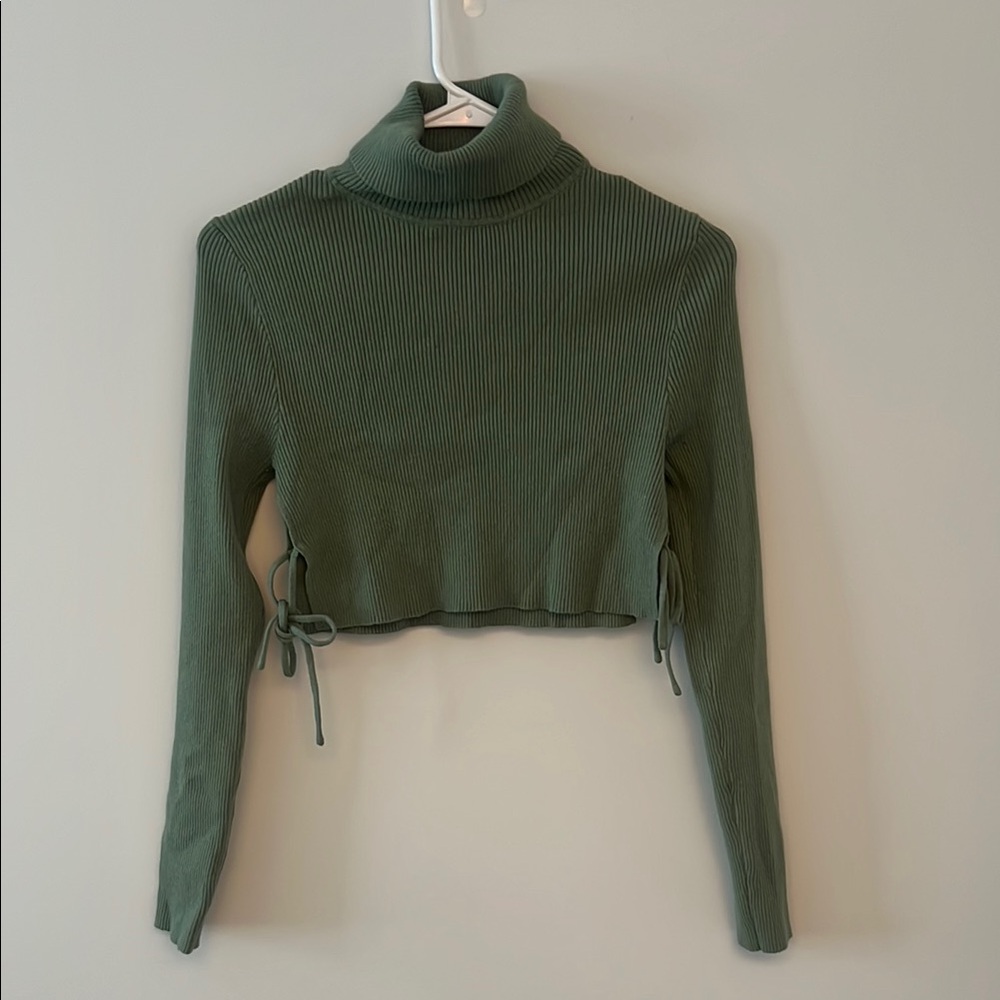 Green Ribbed Turtleneck Crop Top